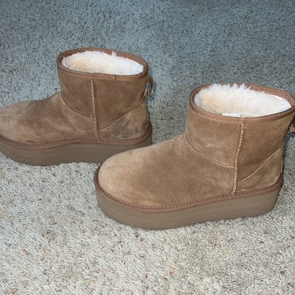 UGG platform ankle boots tan suede - Picture 4 of 8
